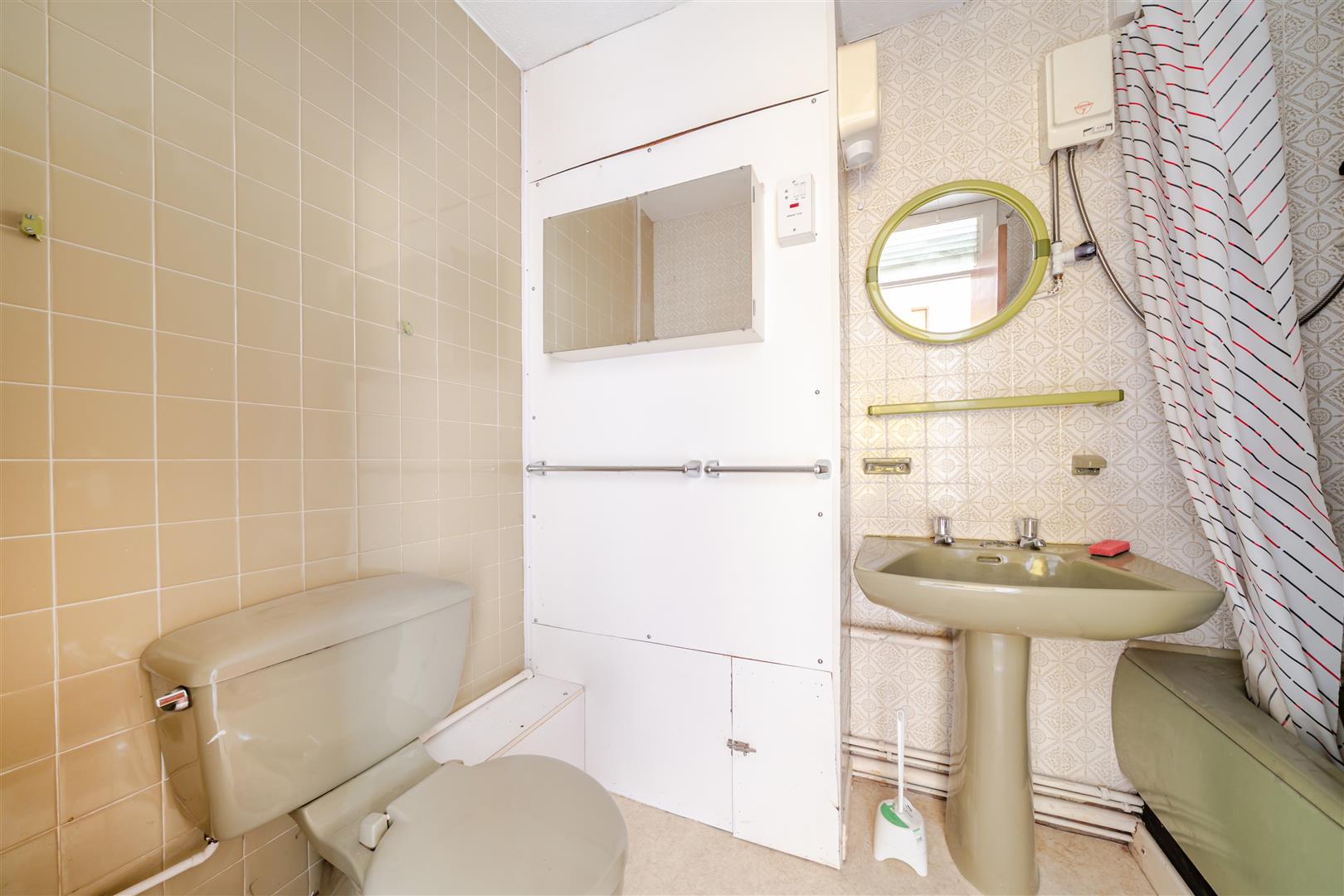 Groves Avenue, Langland, Swansea, SA3 4QX